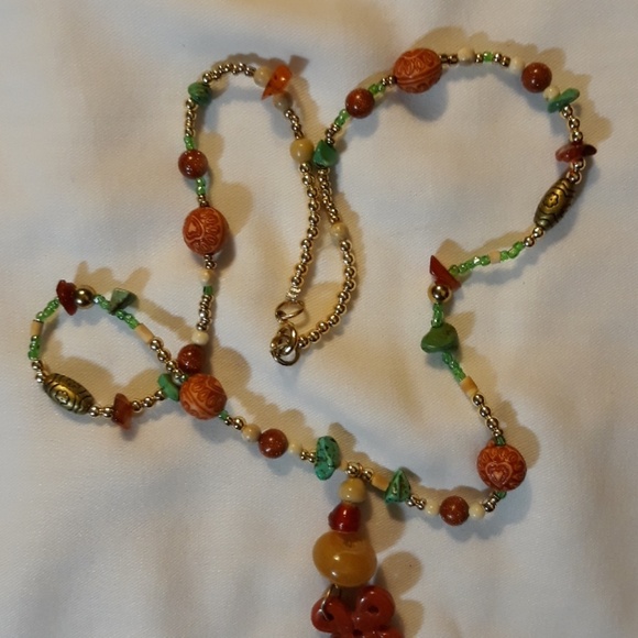*Handmade beaded necklace - Picture 6 of 8